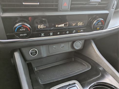 Used 2023 Nissan Rogue SV FWD image 21