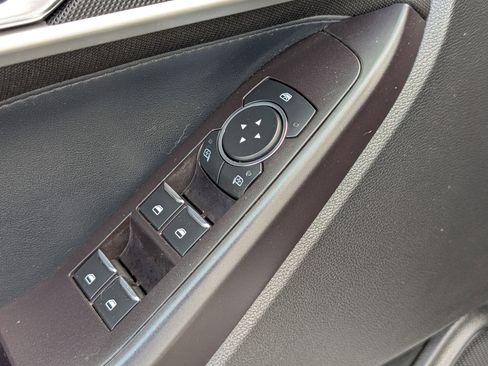 Used 2020 Ford Explorer XLT image 20