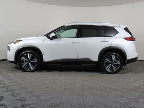 Certified 2025 Nissan Rogue SL image 31