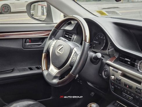 Used 2013 Lexus ES 350 w/ Luxury Pkg FWD image 8