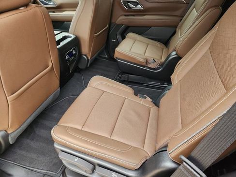 Used 2023 Chevrolet Tahoe High Country AWD/4WD image 32