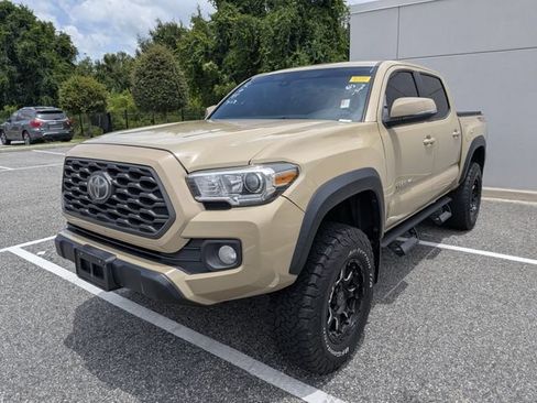 Used 2020 Toyota Tacoma TRD Off-Road w/ Technology Package AWD/4WD image 2