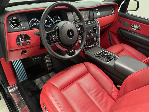 Used 2024 Rolls-Royce Cullinan AWD/4WD image 9