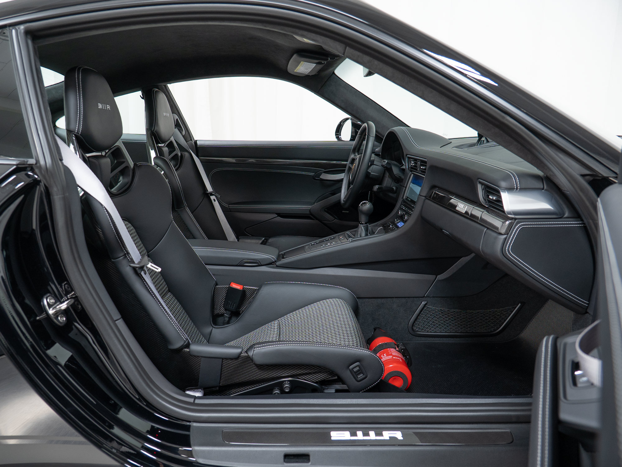 Used 2016 Porsche 911 R RWD image 44
