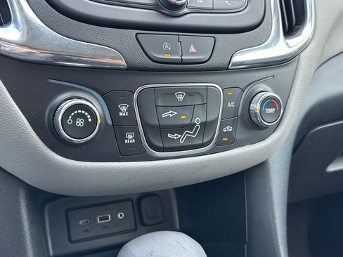 Used 2022 Chevrolet Equinox LS image 14