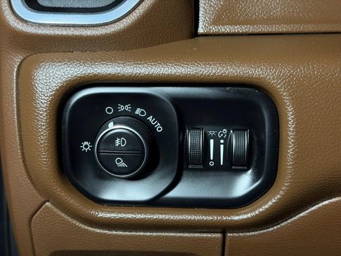 Used 2019 RAM 1500 Laramie RWD image 25