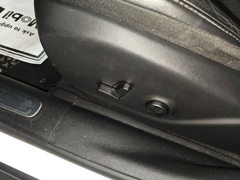 Used 2020 Jeep Cherokee Limited image 34