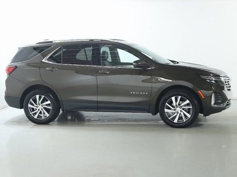 Used 2023 Chevrolet Equinox Premier image 11