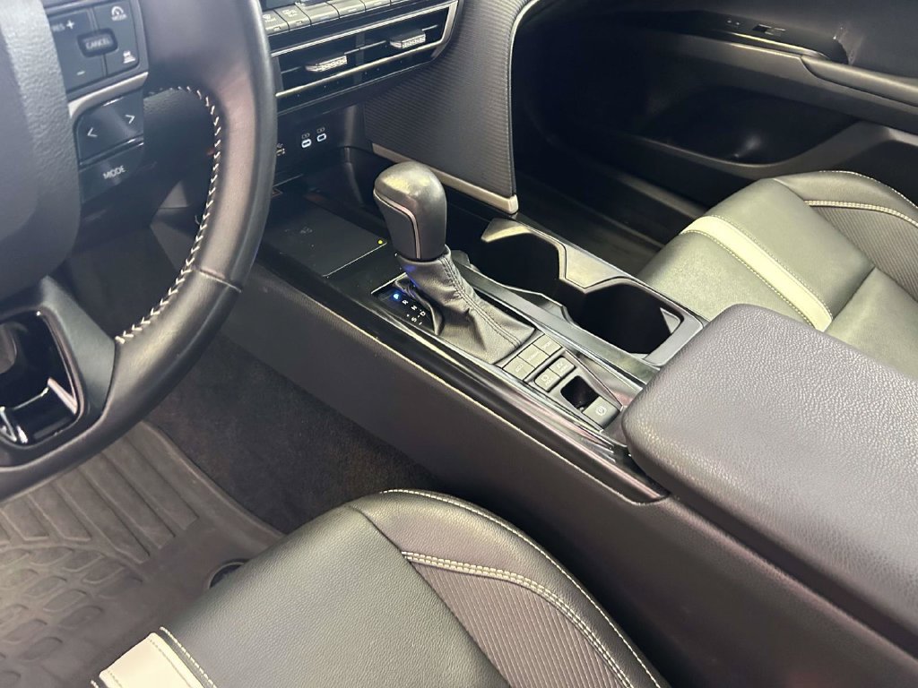 Used 2025 Toyota Camry SE FWD image 20