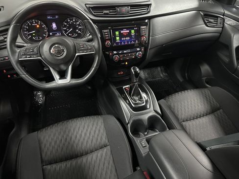 Used 2018 Nissan Rogue SV w/ Premium Package image 13