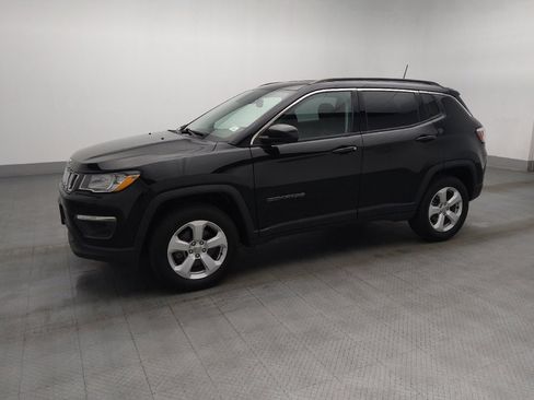 Used 2020 Jeep Compass Latitude w/ Popular Equipment Group AWD/4WD image 2