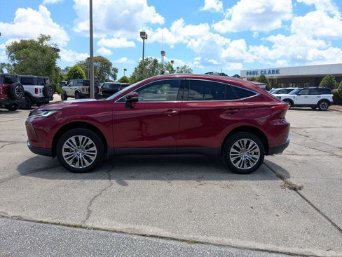Used 2023 Toyota Venza XLE AWD/4WD image 7