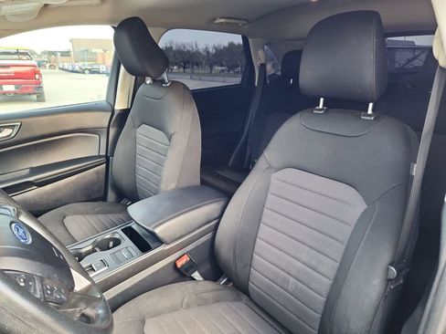 Used 2021 Ford Edge SE image 10