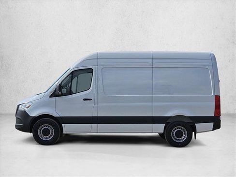 Used 2025 Mercedes-Benz Sprinter 2500 image 4