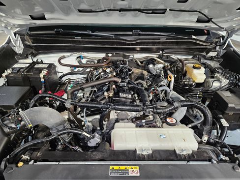 Certified 2025 Toyota Tacoma SR5 AWD/4WD image 19