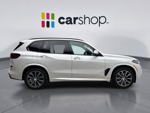 Used 2025 BMW X5 xDrive40i w/ M Sport Package AWD/4WD image 6