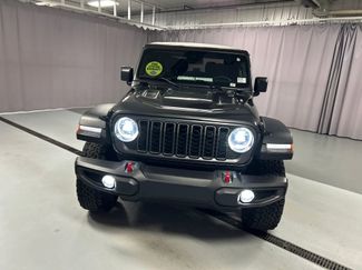Used 2025 Jeep Wrangler Rubicon w/ Convenience Group AWD/4WD video 2