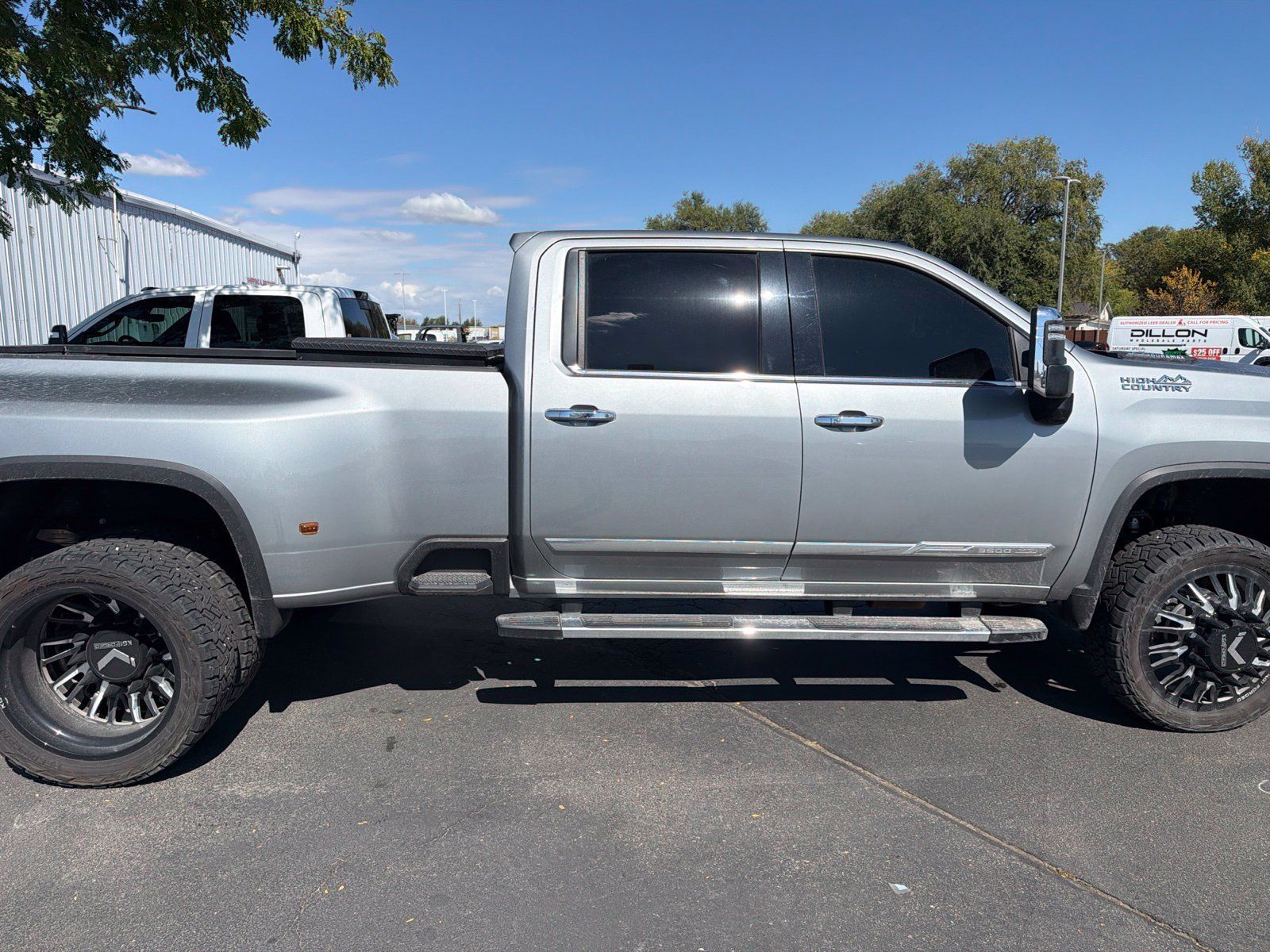 Used 2025 Chevrolet Silverado 3500 High Country w/ High Country Premium Package AWD/4WD image 4
