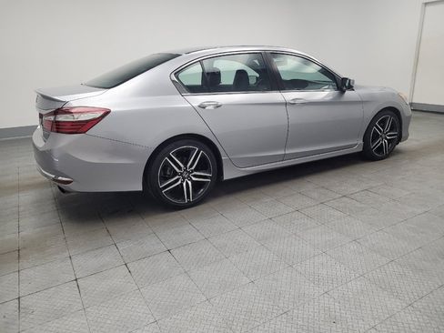 Used 2017 Honda Accord Sport image 10