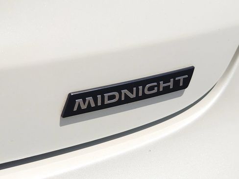 Used 2023 Nissan Murano SV w/ SV Midnight Edition Package FWD image 9