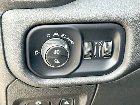 Used 2025 RAM 1500 Big Horn AWD/4WD image 10
