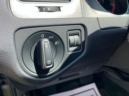Used 2017 Volkswagen Golf S FWD image 20