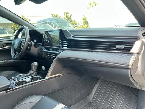 Used 2025 Toyota Camry SE w/ Convenience Package FWD image 15