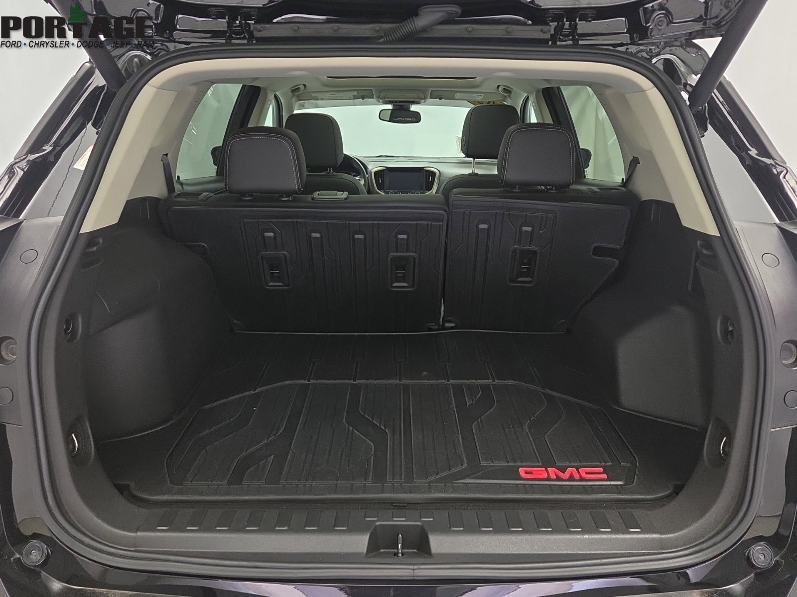 Used 2023 GMC Terrain Denali w/ LPO, Floor Liner Package AWD/4WD image 37