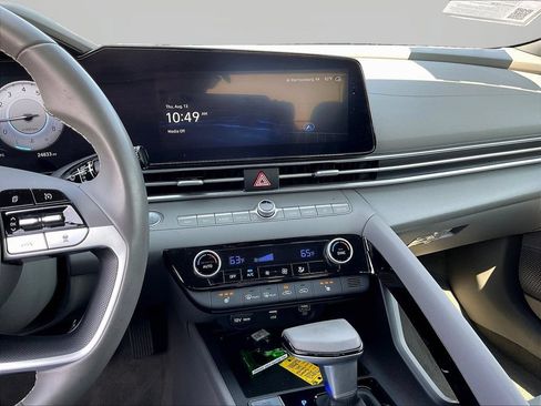 Certified 2023 Hyundai Elantra SEL w/ Convenience Package FWD image 9