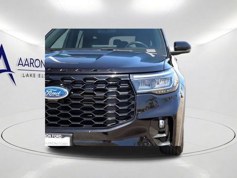 Used 2025 Ford Explorer ST-Line w/ Premium Package RWD image 7