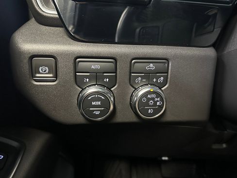 Certified 2022 GMC Sierra 1500 Elevation w/ LPO, Elevation Black Package image 10