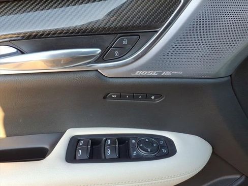 Used 2023 Cadillac XT6 Sport w/ Technology Package image 29