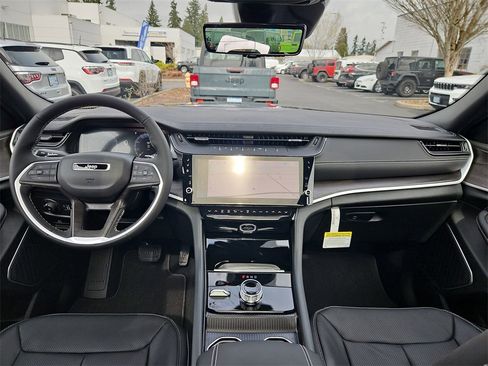 New 2026 Jeep Grand Cherokee Limited image 22