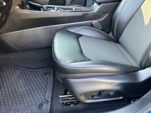 Used 2024 Jeep Compass Latitude w/ Convenience Group image 12