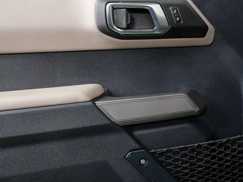 Used 2023 Ford Bronco Wildtrak image 6