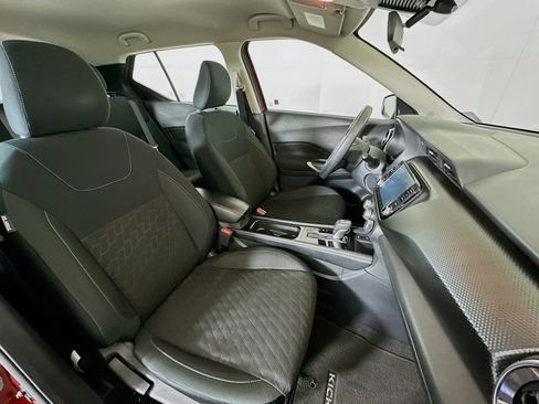 Used 2024 Nissan Kicks SV image 28