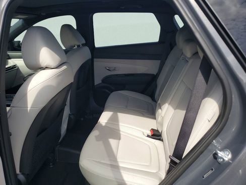 Certified 2025 Hyundai Tucson Limited FWD image 10