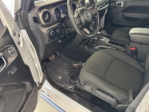 Used 2023 Jeep Wrangler Unlimited w/ Cold Weather Group AWD/4WD image 3