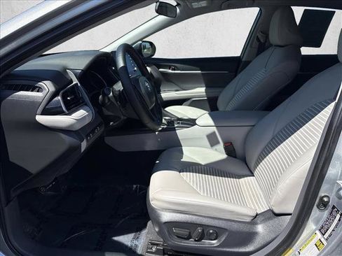 Used 2023 Toyota Camry SE FWD image 10