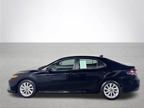 Used 2022 Toyota Camry LE w/ Cold Weather Package image 8