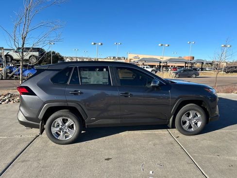 Used 2025 Toyota RAV4 XLE image 9
