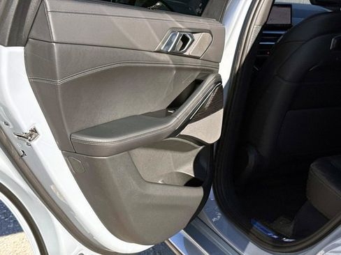 New 2026 BMW X6 xDrive40i w/ Climate Comfort Package image 13