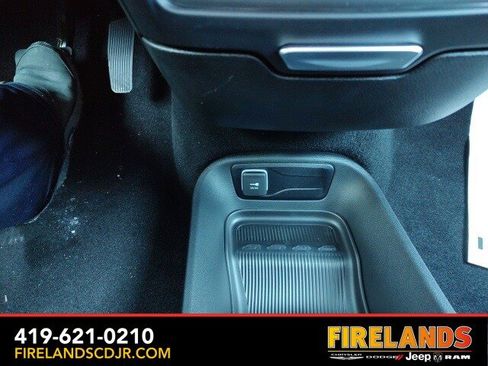 New 2026 Chrysler Pacifica Select w/ S Appearance Package image 20