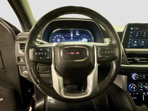 Used 2022 GMC Yukon SLT w/ SLT Premium Package image 13