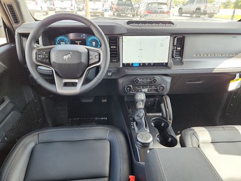 New 2025 Ford Bronco Badlands image 10