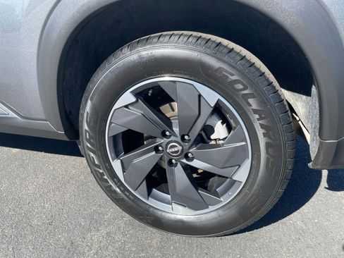 Used 2025 Nissan Rogue SV image 25