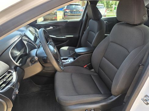 Used 2025 Chevrolet Malibu LT FWD image 13