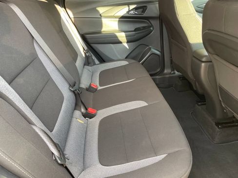 Used 2025 Chevrolet TrailBlazer LT FWD image 22