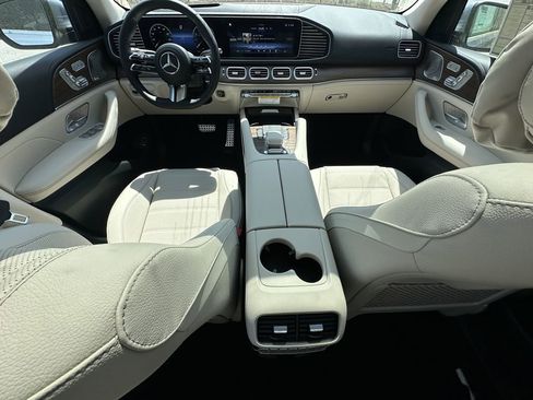 New 2026 Mercedes-Benz GLS 450 4MATIC image 28
