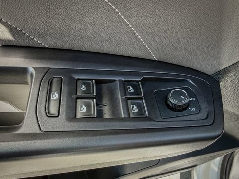 Used 2022 Volkswagen Atlas Cross Sport SE AWD/4WD image 17